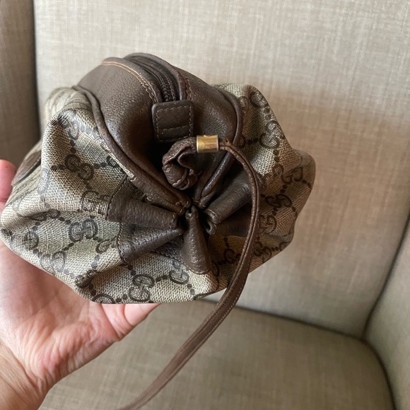 Authentic Gucci vintage GG canvas crossbody bag 001.115.5770 (F1001) - Picture 3 of 14